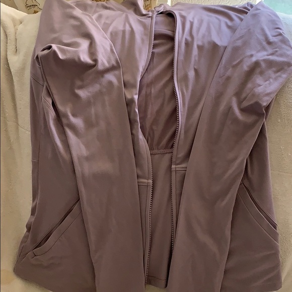 Workout pants and jacket - Picture 2 of 4